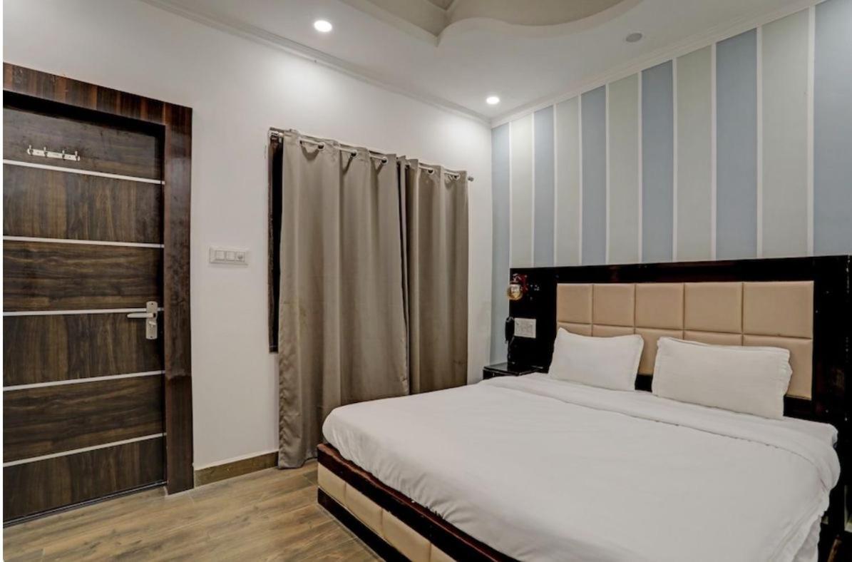 Madpackers Khajurahoホステル エクステリア 写真